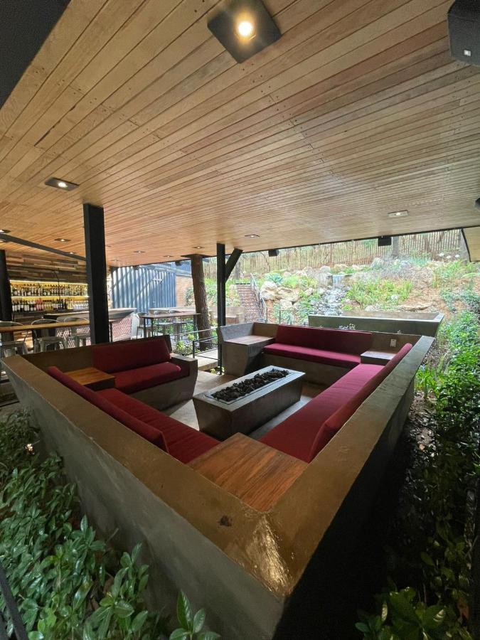 Hotel Oxú Solo adultos Valle de Bravo Exterior foto